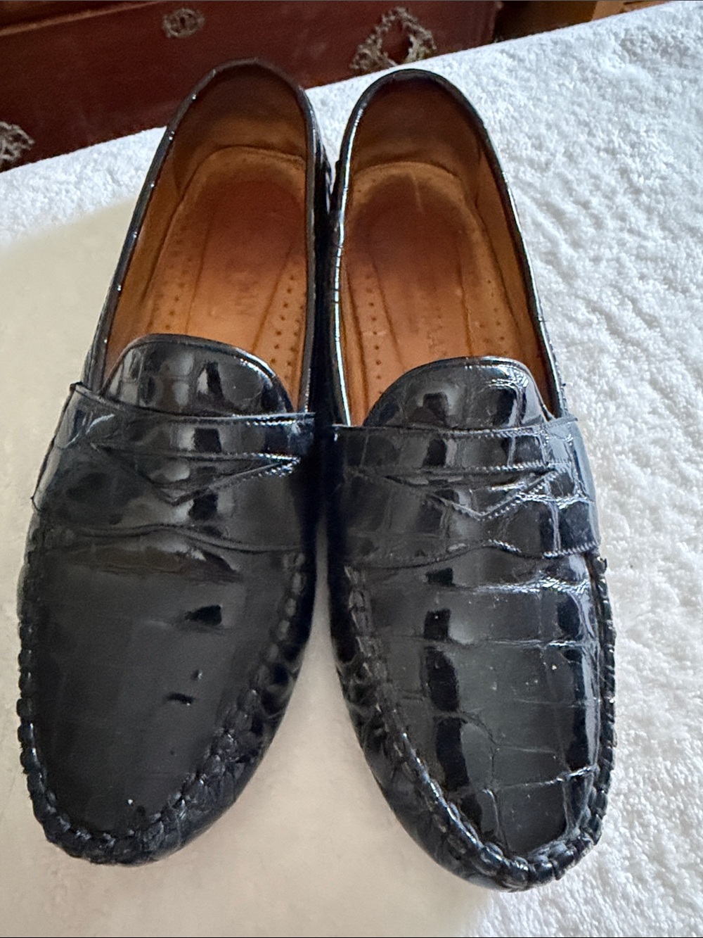 Ladies Black Croc-Embossed Penny Loafers